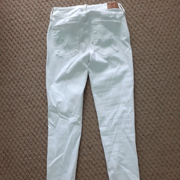 hey guys! :) I'm selling these white American eagle jeans!! - Picture 3 of 3